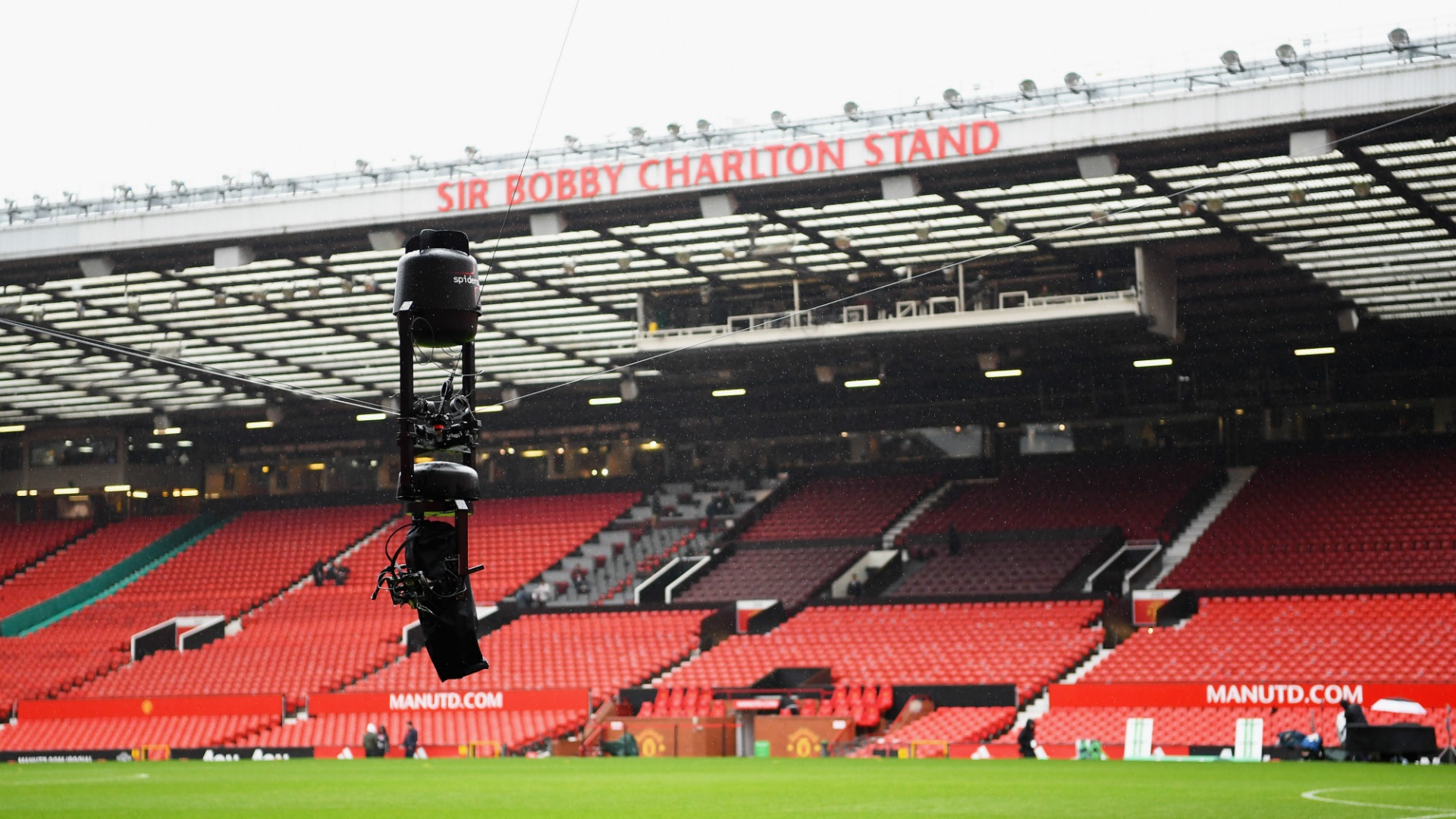 Khán Đài Sir Bobby Charlton Stand: Biểu Tượng Vĩ Đại Của Old Trafford 3 Trải Nghiệm Cổ Động Viên Tại Khán Đài Sir Bobby Charlton Stand